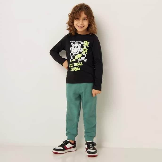 Kids apparel